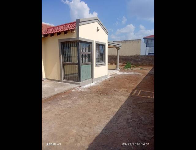 3 BEDROOM HOUSE FOR SALE IN SILUMA VIEW